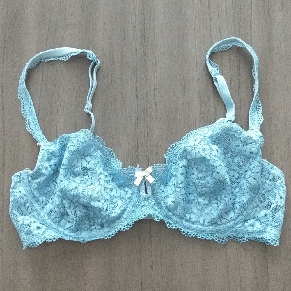 SOLD 4/15-Gilligan & O'Malley Blue Lace Balconette